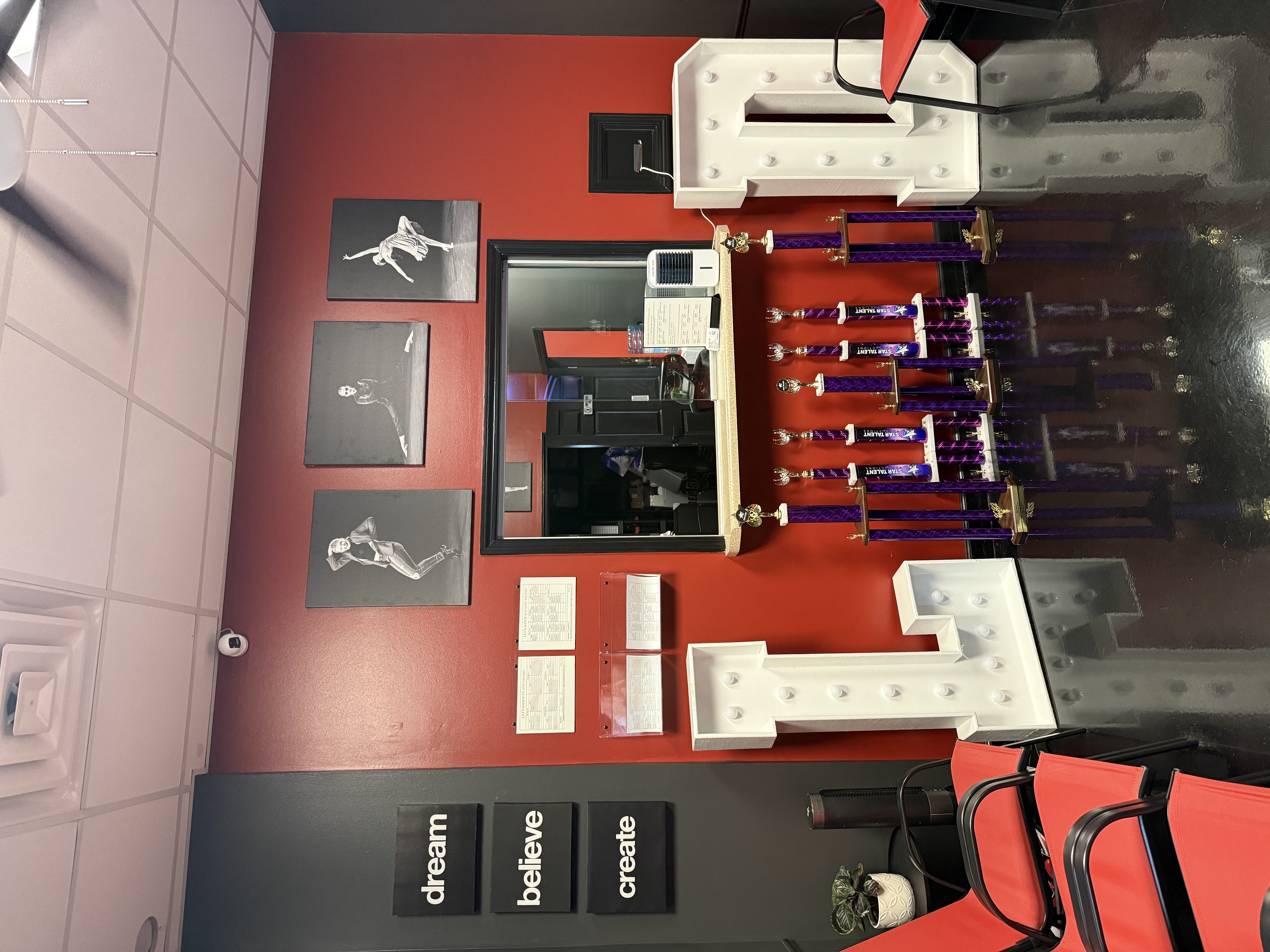 Mauldin Studio Lobby